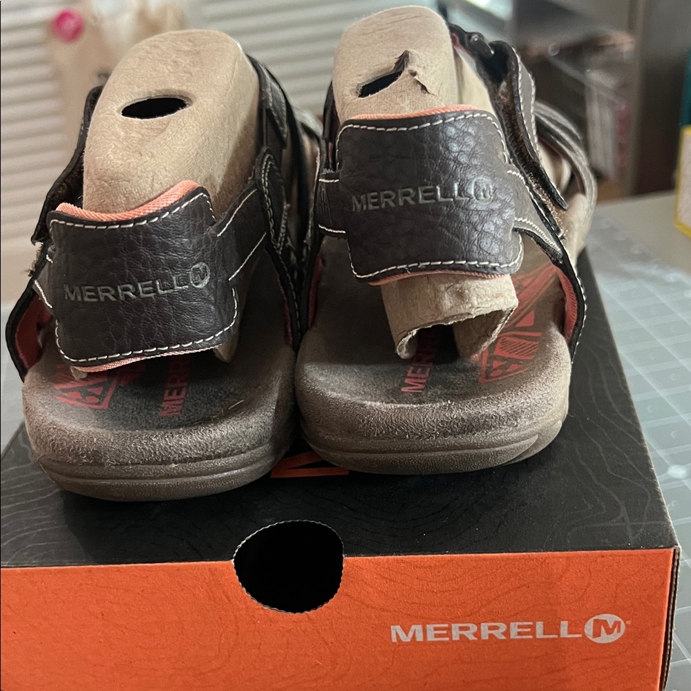 Merrell women's Brown and Black Strappy Sandals - Picture 3 of 4